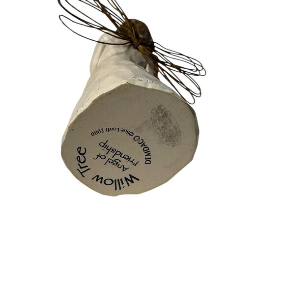 Willow Tree Angel of Friendship (26011) Angel Holding Puppy - Picture 7 of 16